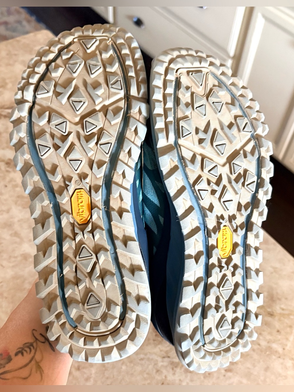 🌈 MERRELL ANTORA 2 RAINBOW TRAIL RUNNING SHOE - WOMENS SIZE 9.5 🌈 - Picture 5 of 7